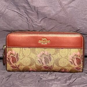 Coach Accordion Zip Wallet Desert Tulip Print